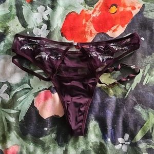 Thistle and spire cirsi bottoms